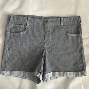 Time and Tru Black and White Jean Shorts Mid-Length